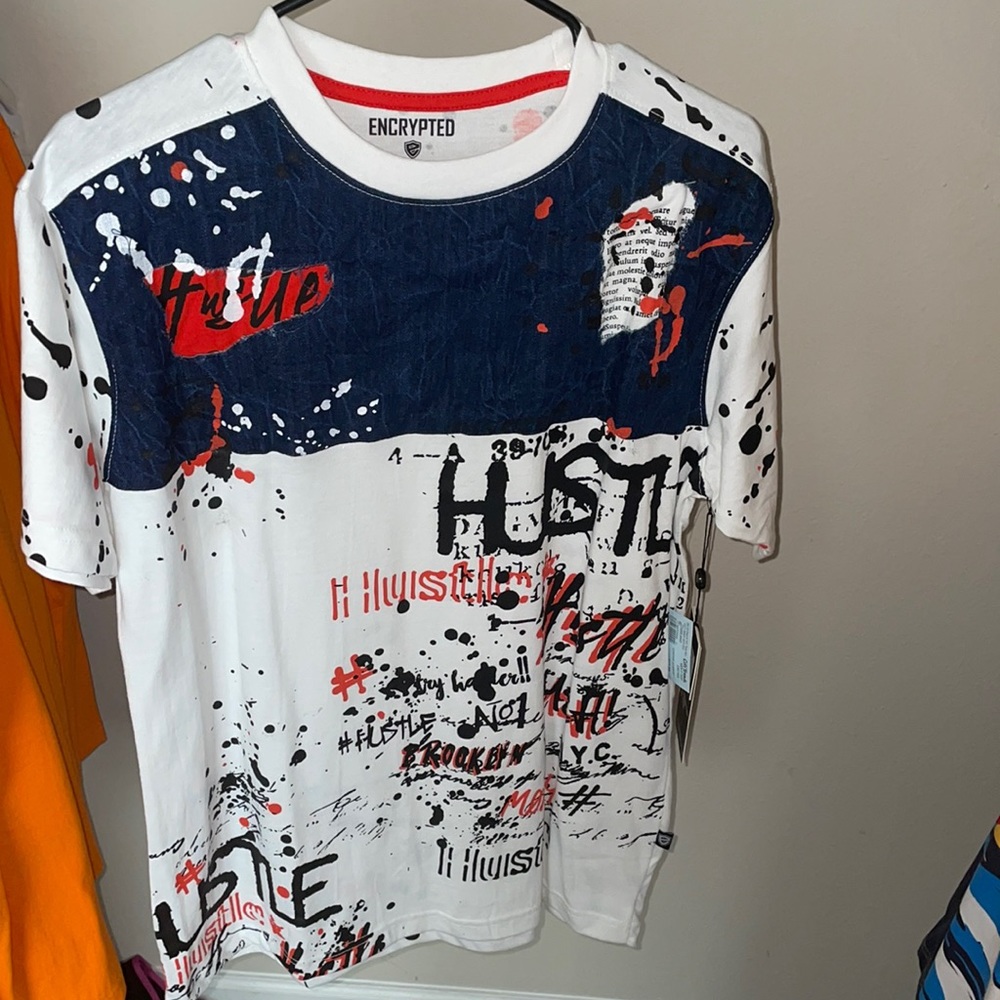 Cool looking shirt size L to big for me